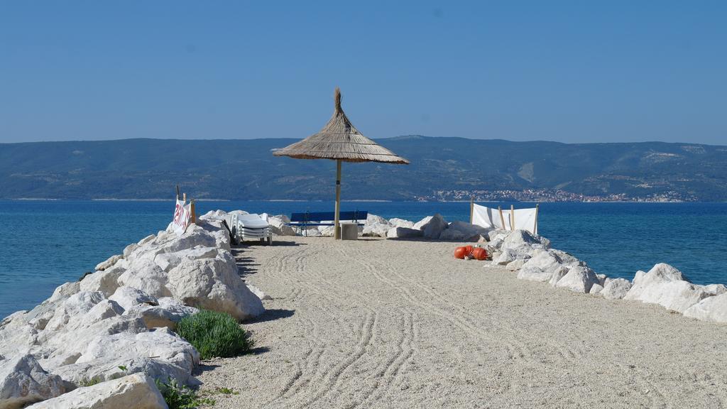 Apartments Sea View Омиш Экстерьер фото
