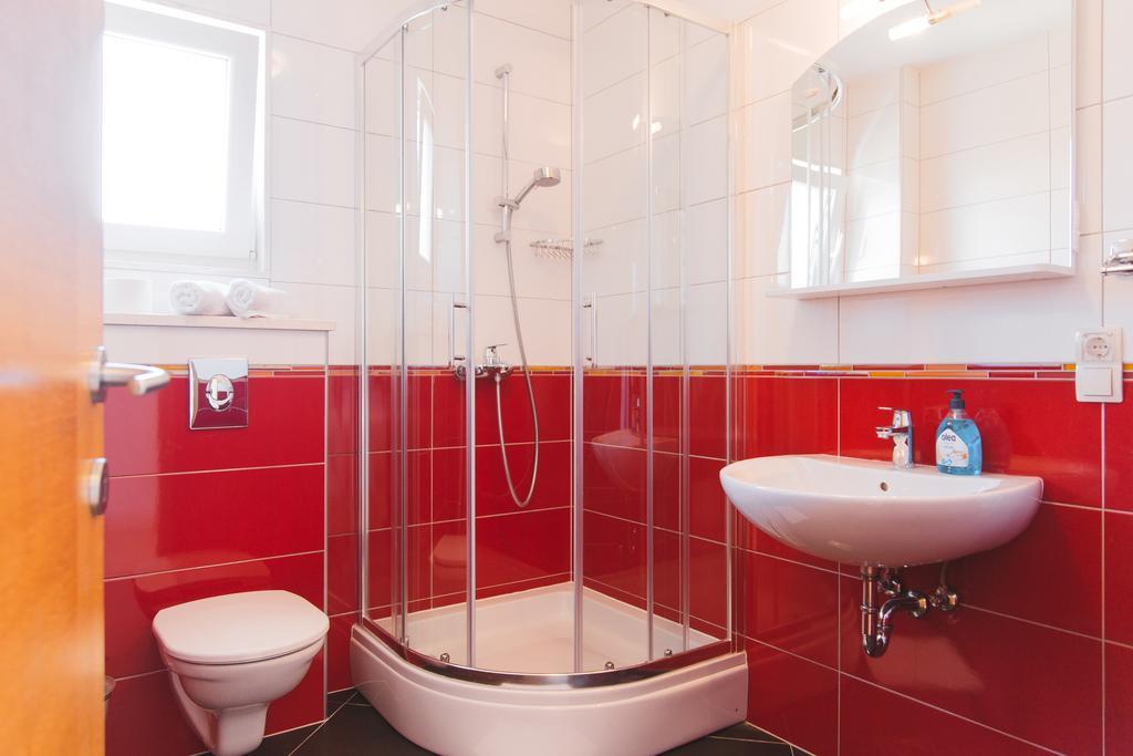 Apartments Sea View Омиш Экстерьер фото