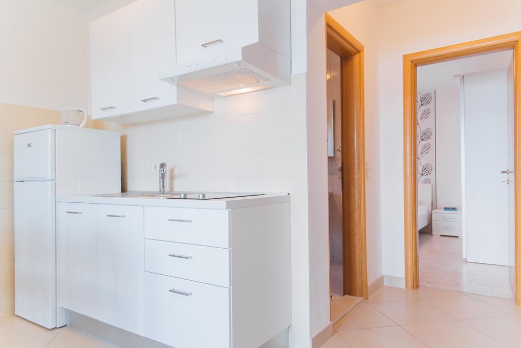 Apartments Sea View Омиш Экстерьер фото