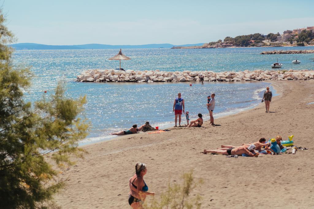 Apartments Sea View Омиш Экстерьер фото